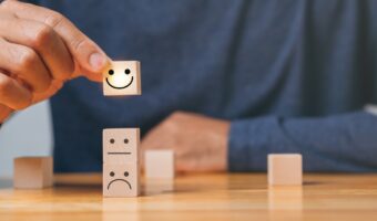 Triptyque de la satisfaction : client, collaborateur et fournisseur forment un même système