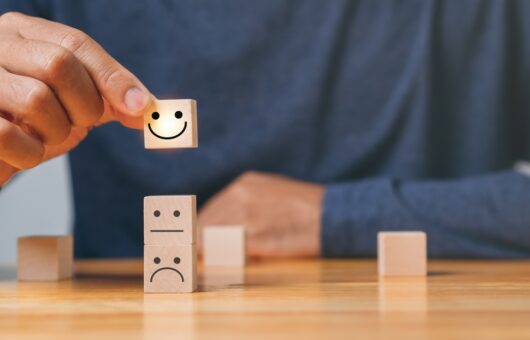Triptyque de la satisfaction : client, collaborateur et fournisseur forment un même système